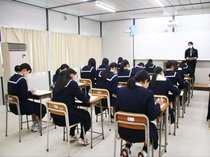 県立高推薦入試に１０３４人　南砺平高、全国募集は３人