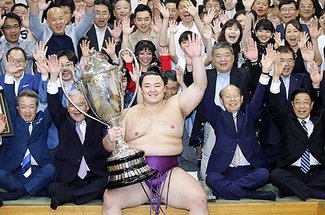 朝乃山令和初の賜杯　千秋楽は敗れ１２勝３敗