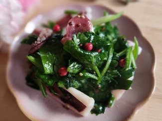 肝臓＆自律神経の働きをサポート！セロリとイカのエゴマリネ【休日のレシピ (95) 】