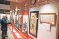 牛人の世界観楽しんで　前田さん（立山）が上市で１１日まで展覧会、収集１０年 未発表作公開