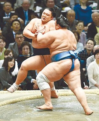 朝乃山３敗目　大相撲春場所