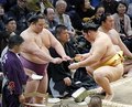 朝乃山、不戦勝発進　九州場所初日