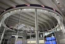 東証大幅続落、終値１２８４円安