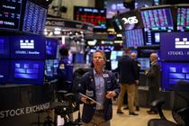 ＮＹ株反落、４２７ドル安