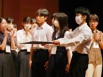 大船渡（岩手）が初優勝　高校生万葉短歌バトル