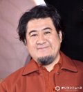 小手伸也、アゴヒゲでダンディに　高倉健に憧れて現場で“立ちの美学”貫くも若手スタッフが怒られ断念
