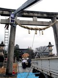 新年へ大しめ縄新調　高岡関野神社