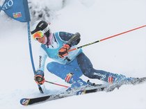 男子大回転は本田（福光）初制覇、女子は上野（井波）連覇　県中学スキー第２日