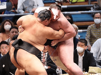 朝乃山、４勝目　大相撲春場所５日目