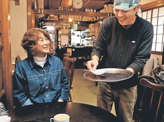 てくてく風土記<br />富山市岩瀬地区（４）海辺の喫茶店「アナザホリデー」