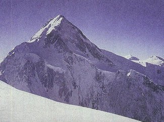 ８月１２日の歴史 <br />ガッシャーブルムＩ峰に登頂成功　１９９４年