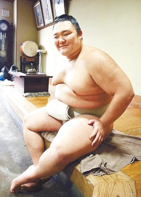 朝乃山「一からやる」　稽古再開