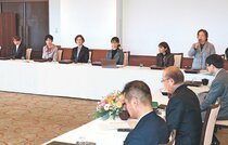 女性議員連絡会が新田知事と懇談　全１６議会在職では初