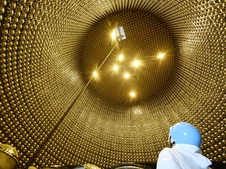 ノーベル賞梶田さんが地元富山で語った「宇宙の真理」