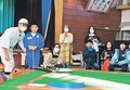 盤上野球で盛り上がる　となみ支援学校小学部と利賀学舎児童が対戦