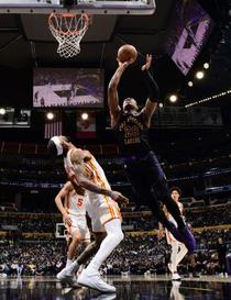 八村が途中出場で戦列復帰