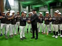 楽天育成１位の幌村（サンダーバーズ）、古巣ＩＭＦ訪れ感謝伝える