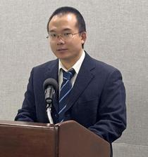 スパイ有罪は「政治的」と批判