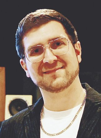 けさの人<br />日本のゲーム音楽の編曲でグラミー賞を受賞したチャーリー・ローゼンさん