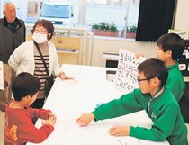 クイズや工作で多世代交流　砺波市庄南小５年生がイベント企画