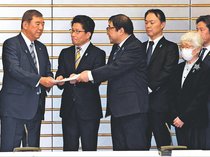 石破首相「米朝交渉で拉致提起」　家族会と面会、トランプ氏との合意伝達