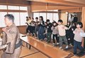 子供歌舞伎、頑張るぞ　砺波・出町地区、児童と指導者顔合わせ