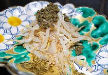 とんぶりとモヤシのごまあえ