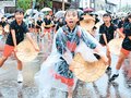 つむぐ百年の調べ 城端むぎや祭（下）じゃんとこい　伝統に新風吹き込む