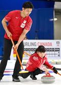カーリング日本初黒星、１勝１敗