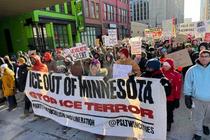 捜査官が銃奪った後に射殺か