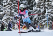 女子・上野（井波３年）アルペン回転３連覇　県中学スキー最終日