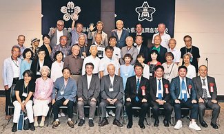 母校懐かしみ歓談　近畿高岡高校同窓会