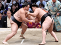 朝乃山 大関破り７勝目、勝ち越しへ望みつなぐ　大相撲名古屋場所１４日目