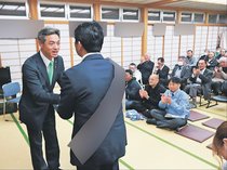 夏野市長に応援依頼続々　射水市議選、各陣営が集票に全力