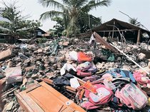 迫る７２時間、救助難航　ミャンマー地震死者１７００人、さらに増加の恐れ