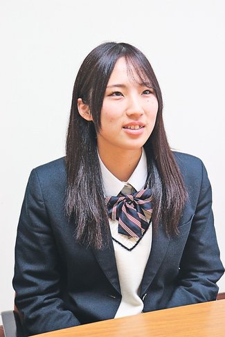 ＜私の１票　高校生・大学生に聞く＞<br />知識得て初の投票を　中村玲奈さん（１８）高岡向陵高３年・富山市