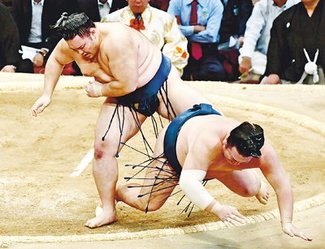 朝乃山４勝目　九州場所８日目