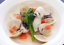 マダイとハマグリの白ワイン蒸し