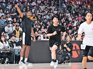 八村、代表活動に意欲　中高生キャンプ 選抜選手の試合指揮