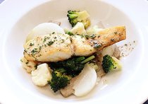 メダイのソテー　焦がしバターソース