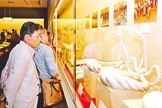 「横綱」の歴史紹介　相撲博物館
