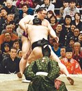 朝乃山、隠岐の海に屈し３敗目　春場所７日目