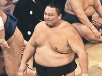 朝乃山「吹っ切る」　大相撲九州場所、初白星へ切り替え