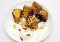 フレンチトーストのカラメルソースかけ