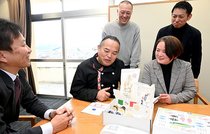 震災復興へ魅力充満「氷見のたまもの」　「富山もよう」の箱に特産品