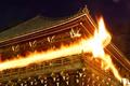 東大寺二月堂に籠たいまつ