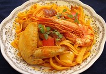 ベーコンとエビのパスタパエリア