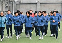 カターレが２６年初練習　新加入中島（高岡市出身）「富山に恩返し」