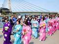 丸まげ姿、春の町練る　氷見で２年ぶりに祭り
