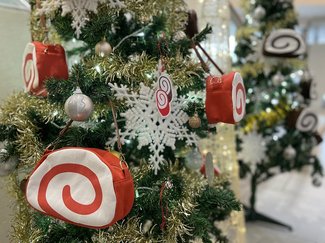 クリスマスツリーのオーナメントはKAMABOKOなんです！？【やちやちが行く‼（117）】